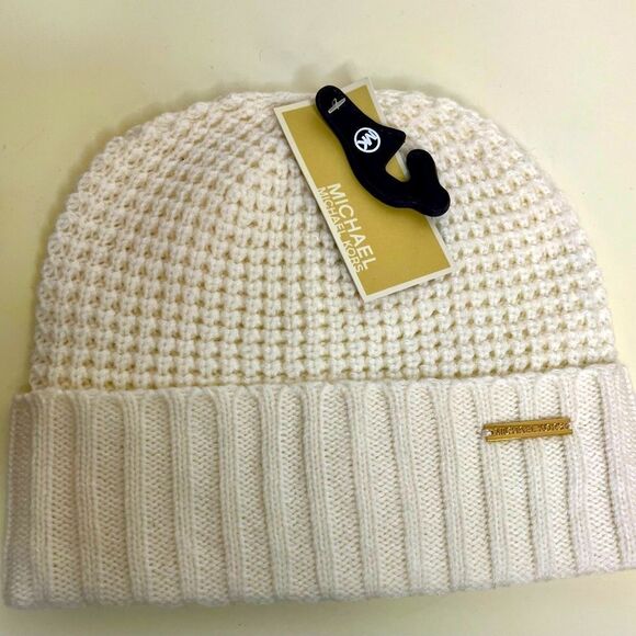 NWT Michael Kors Beanie - Cream - Picture 1 of 2